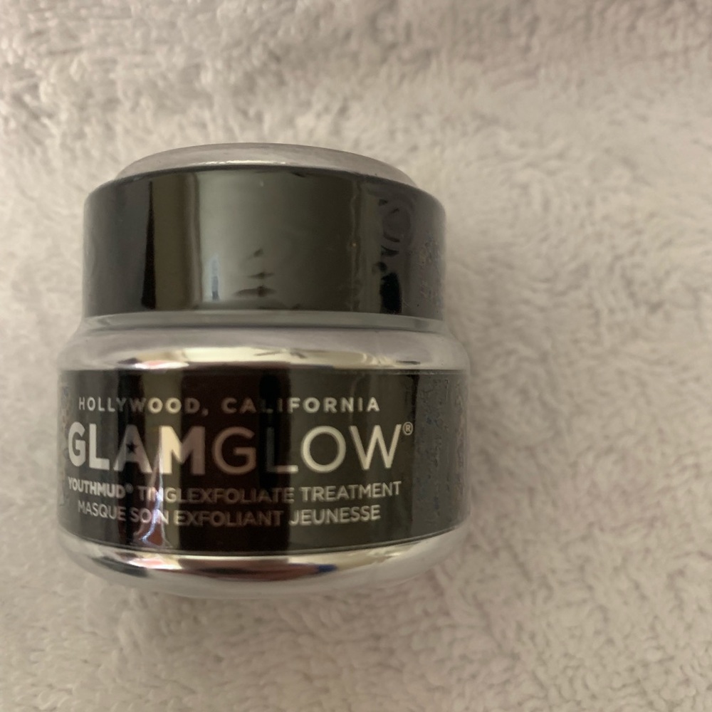 Glam Glow Youth Mud and Pout Mud